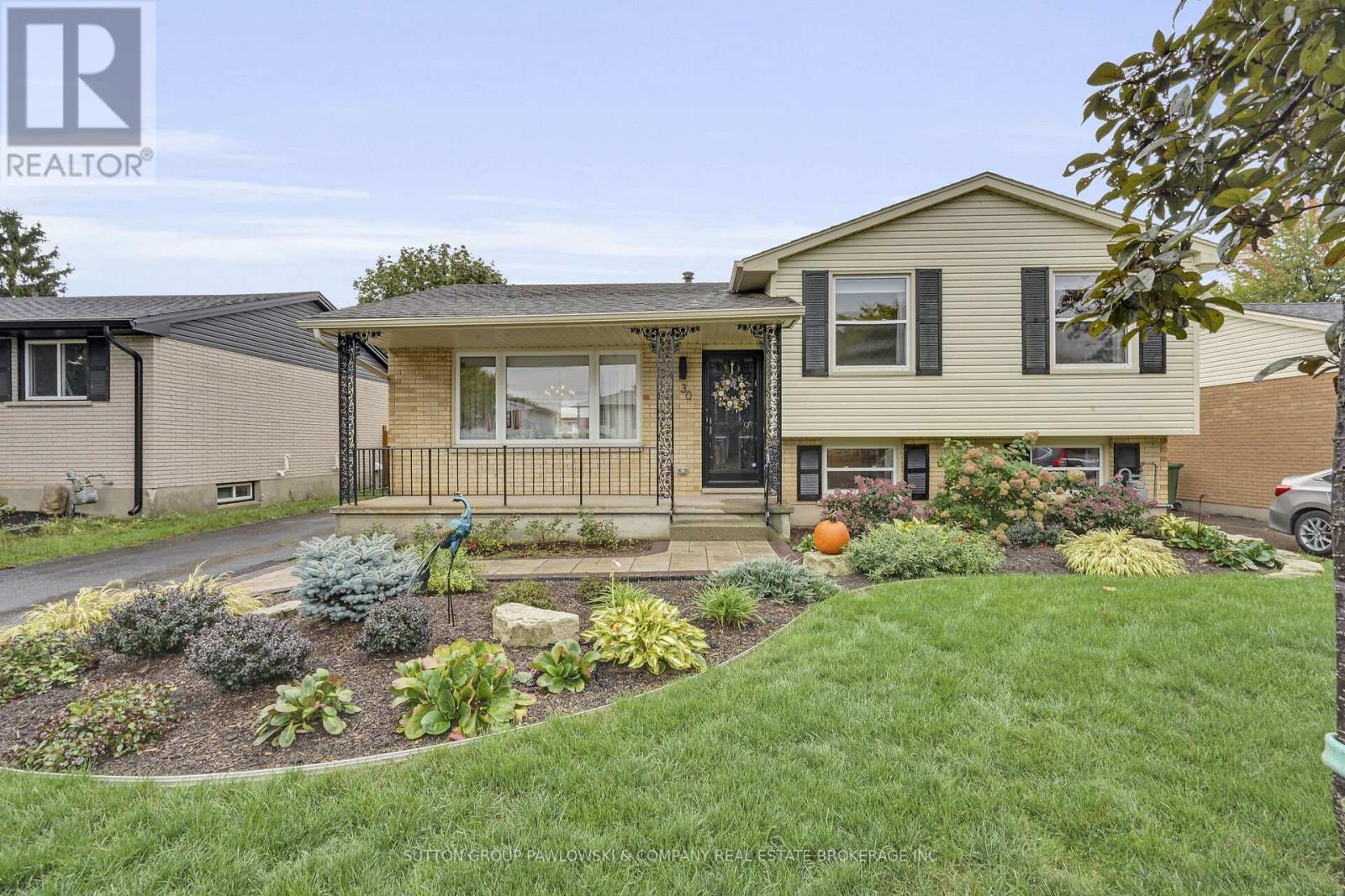30 LEGER AVENUE, St. Thomas