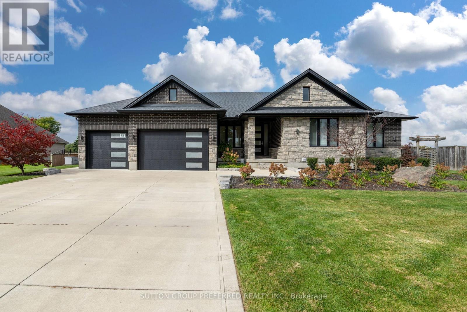 121 LEWIS DRIVE, Middlesex Centre (Coldstream)