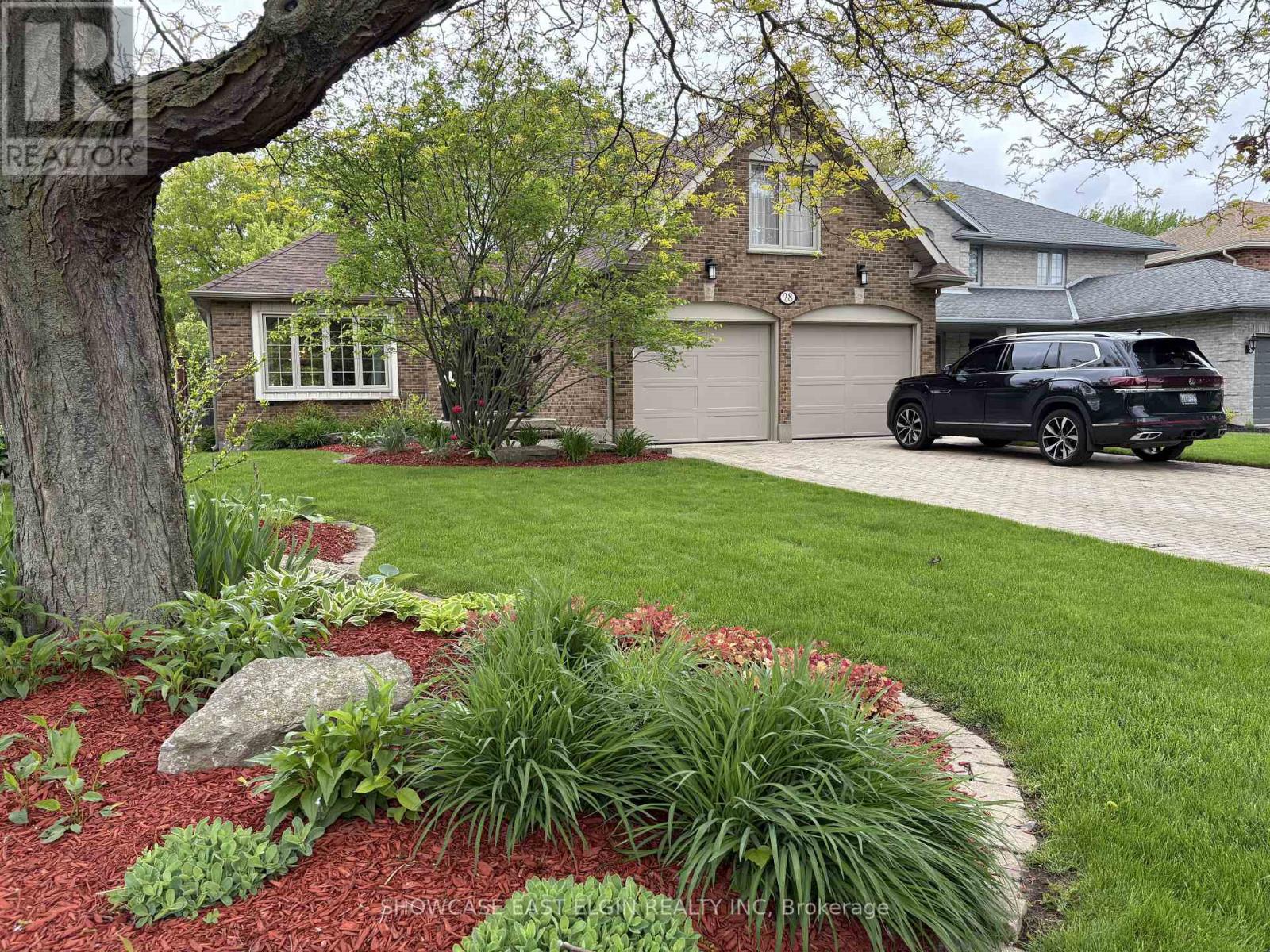 28 SINCLAIR CRESCENT, Aylmer