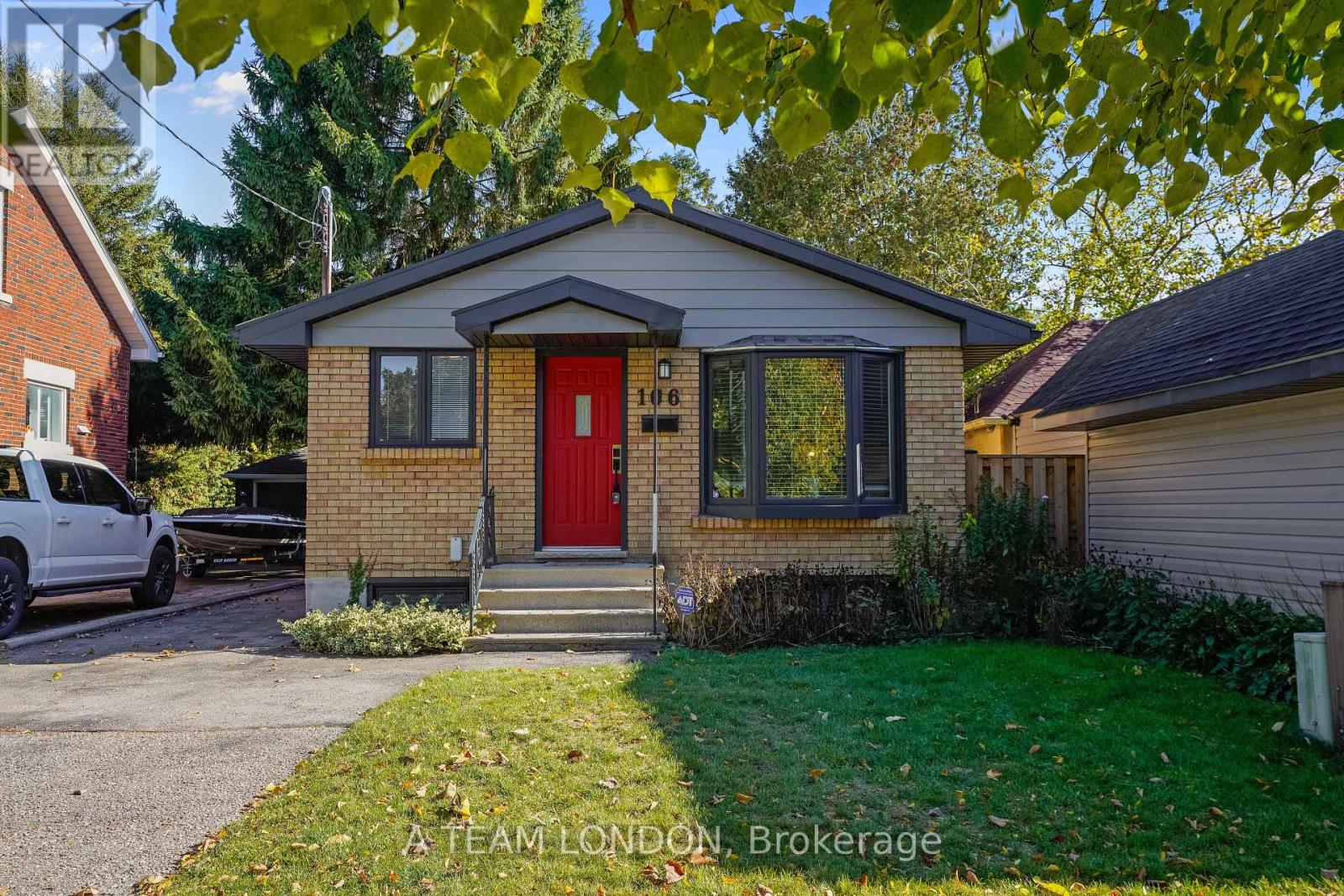 106 THORNTON AVENUE, London East (East B)