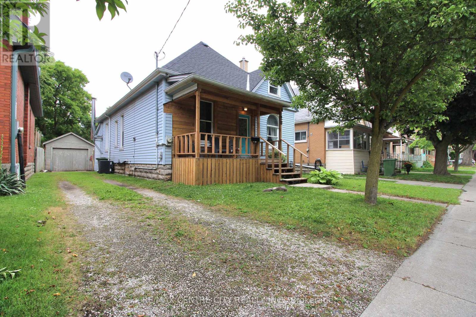 28 MAPLE STREET, St. Thomas