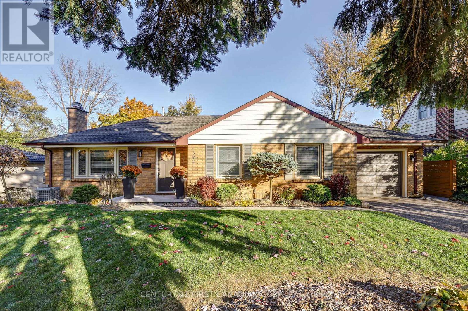 374 GLENROSE DRIVE, London South (South B)