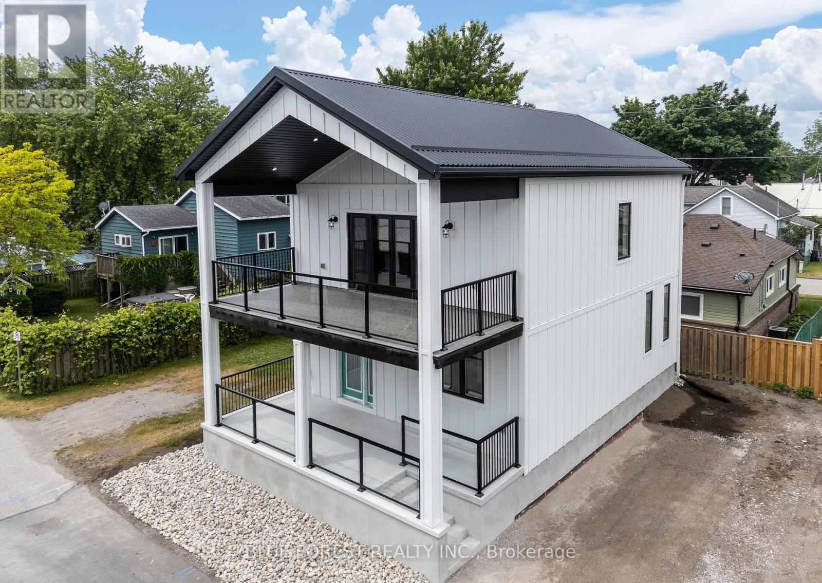 156 MAUD STREET, Central Elgin