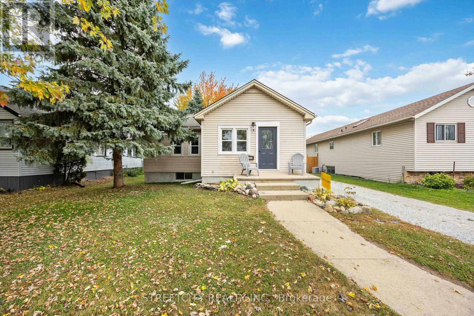 4482 PETROLIA LINE, Petrolia