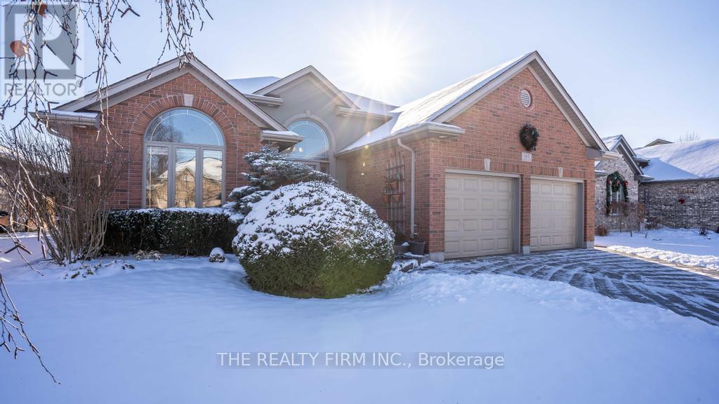 140 LANDON LANE, Central Elgin (Belmont)