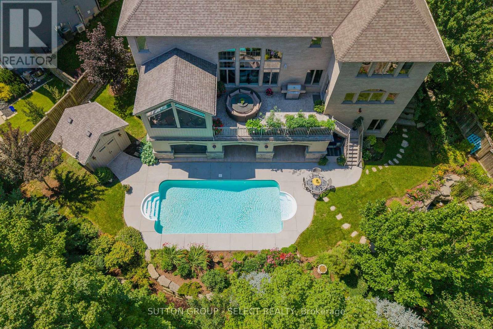 565 EAGLETRACE DRIVE, London North (North R)