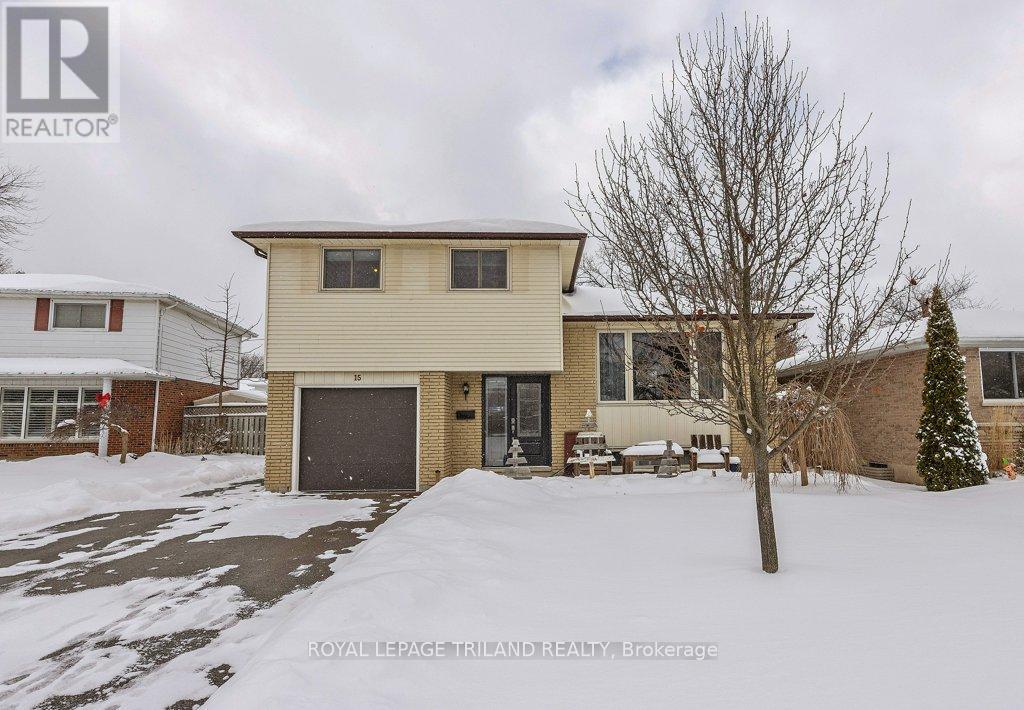 15 STIRLING CRESCENT, St. Thomas