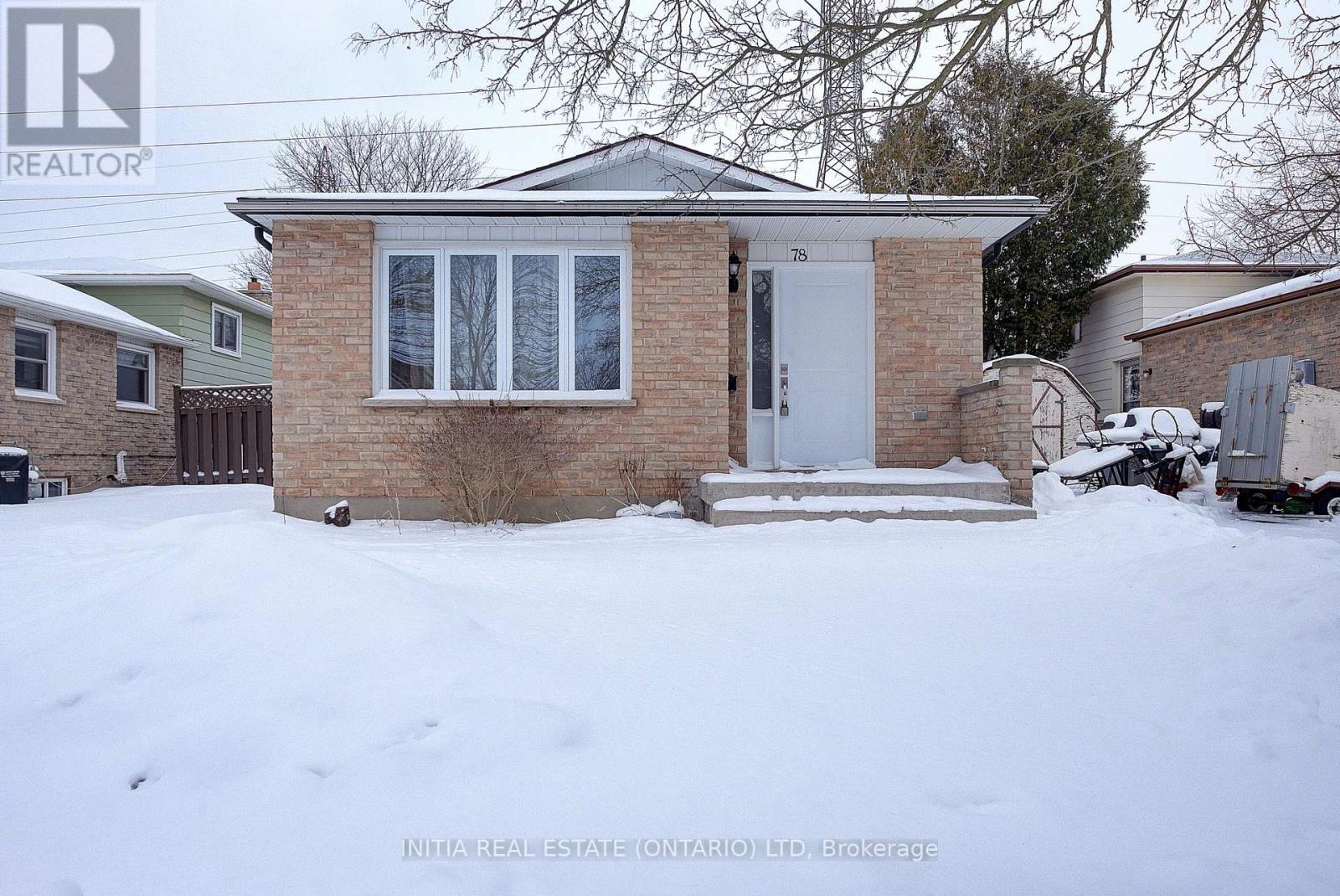 78 LYSANDA COURT, London South (South T)