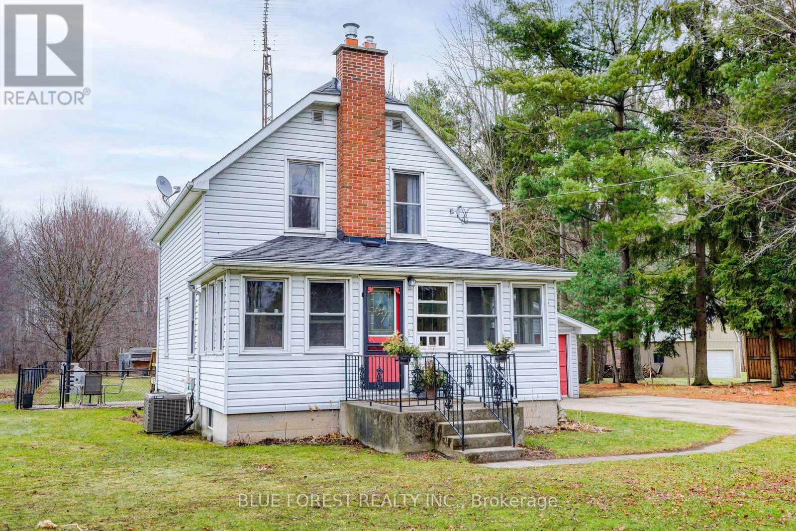 9868 GRAHAM ROAD, West Elgin (West Lorne)