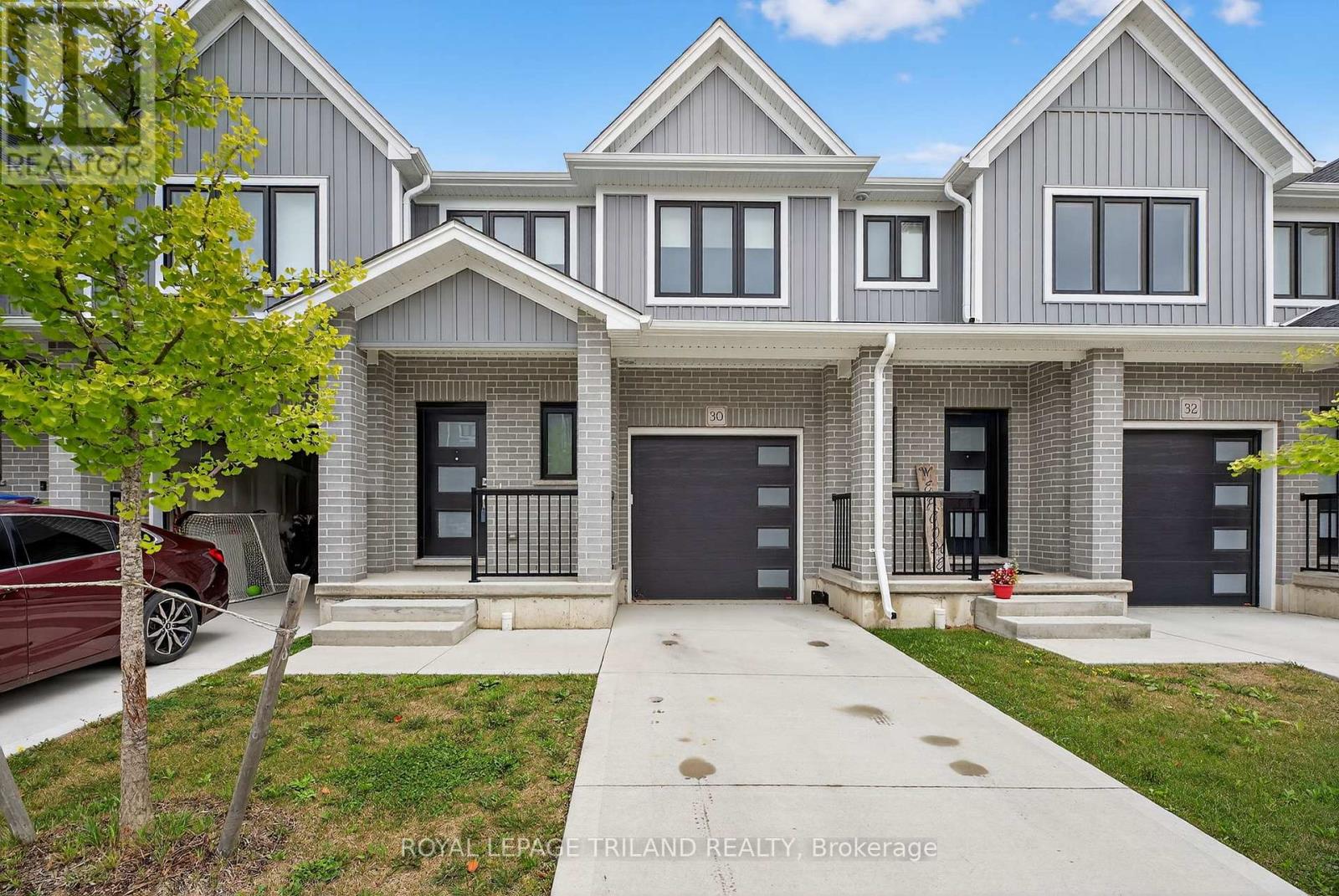 30 - 17 NICHOLSON STREET, Lucan Biddulph (Lucan)