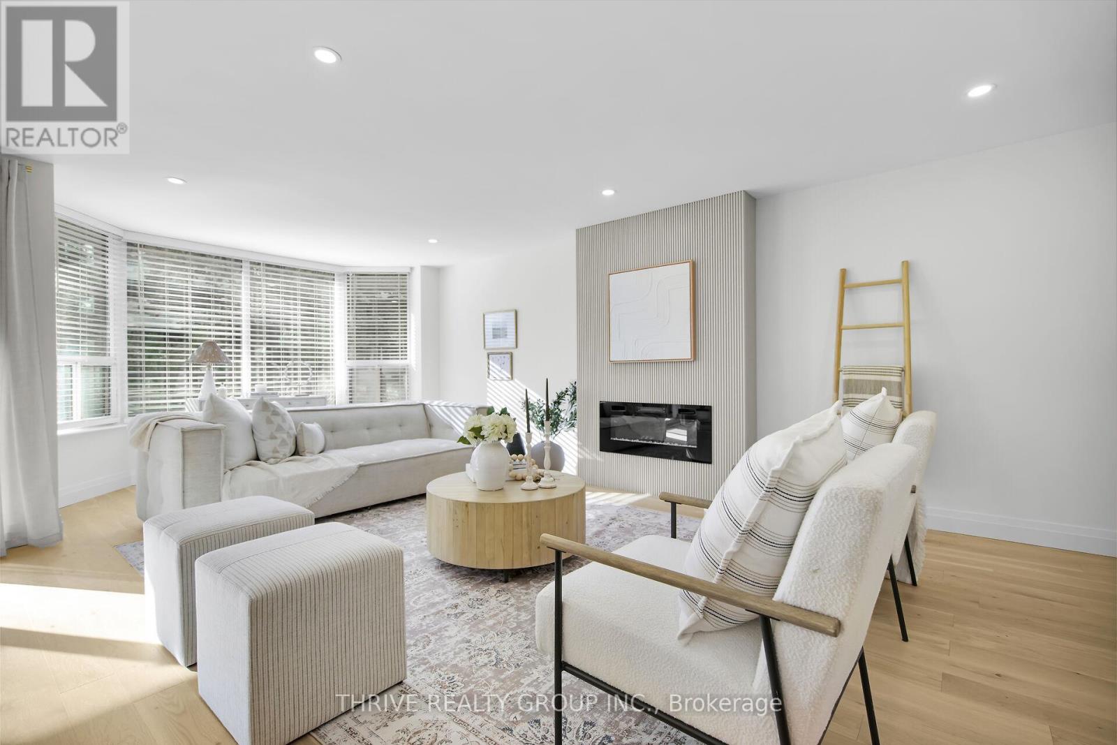 105 - 1180 COMMISSIONERS ROAD W, London South (South B)