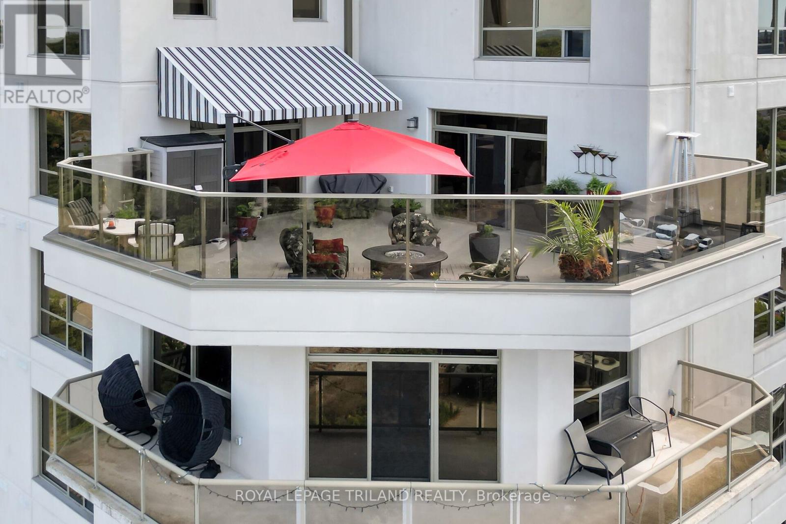 1206 - 250 PALL MALL STREET, London East (East F)