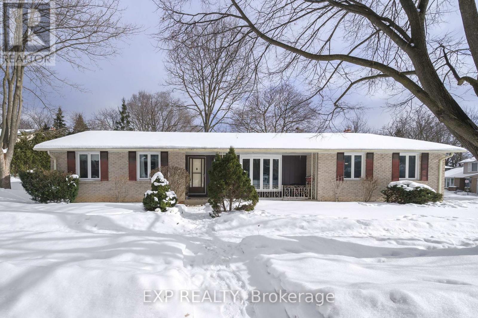 744 BARCLAY ROAD, London South (South M)