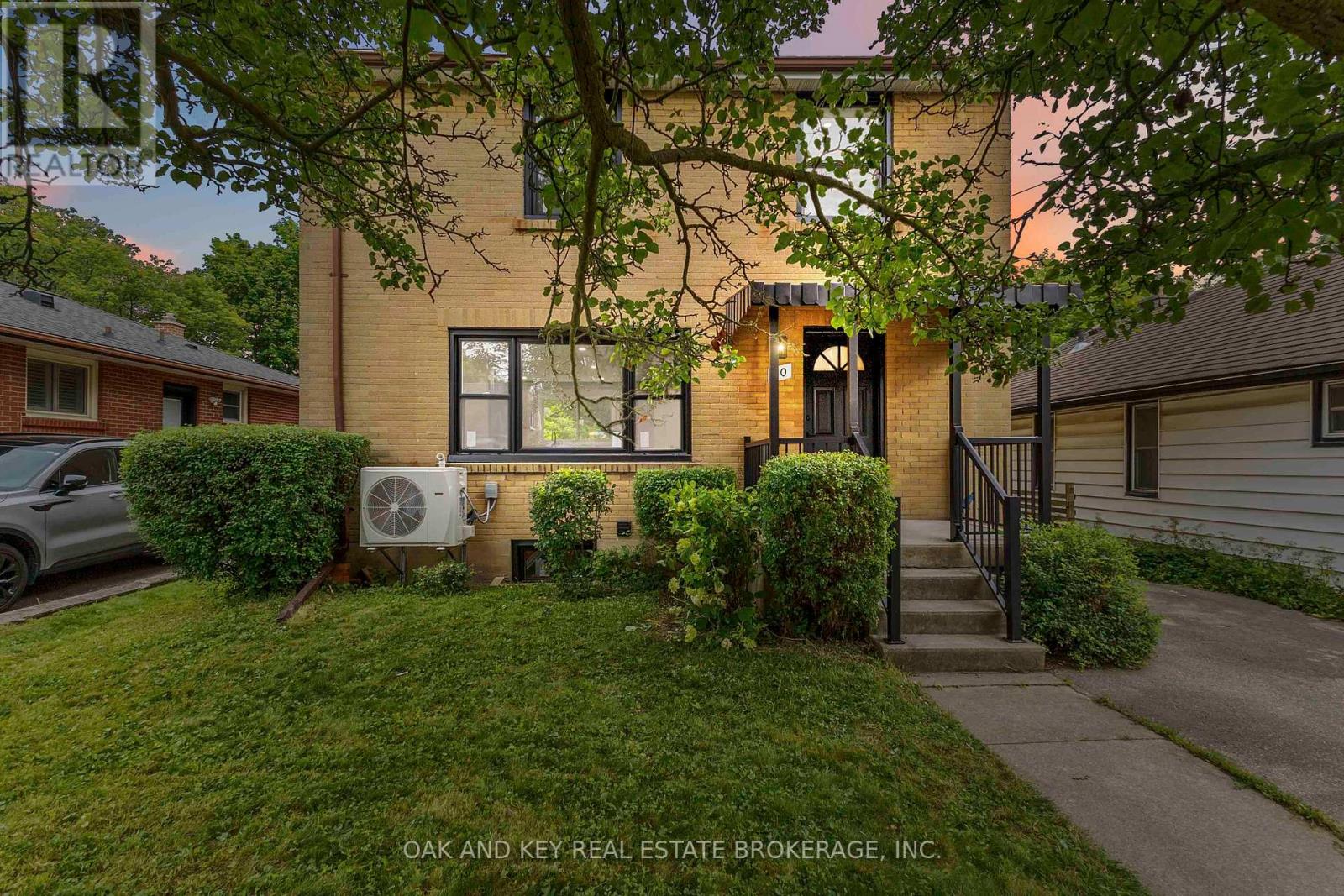 90 JACQUELINE STREET, London South (South I)