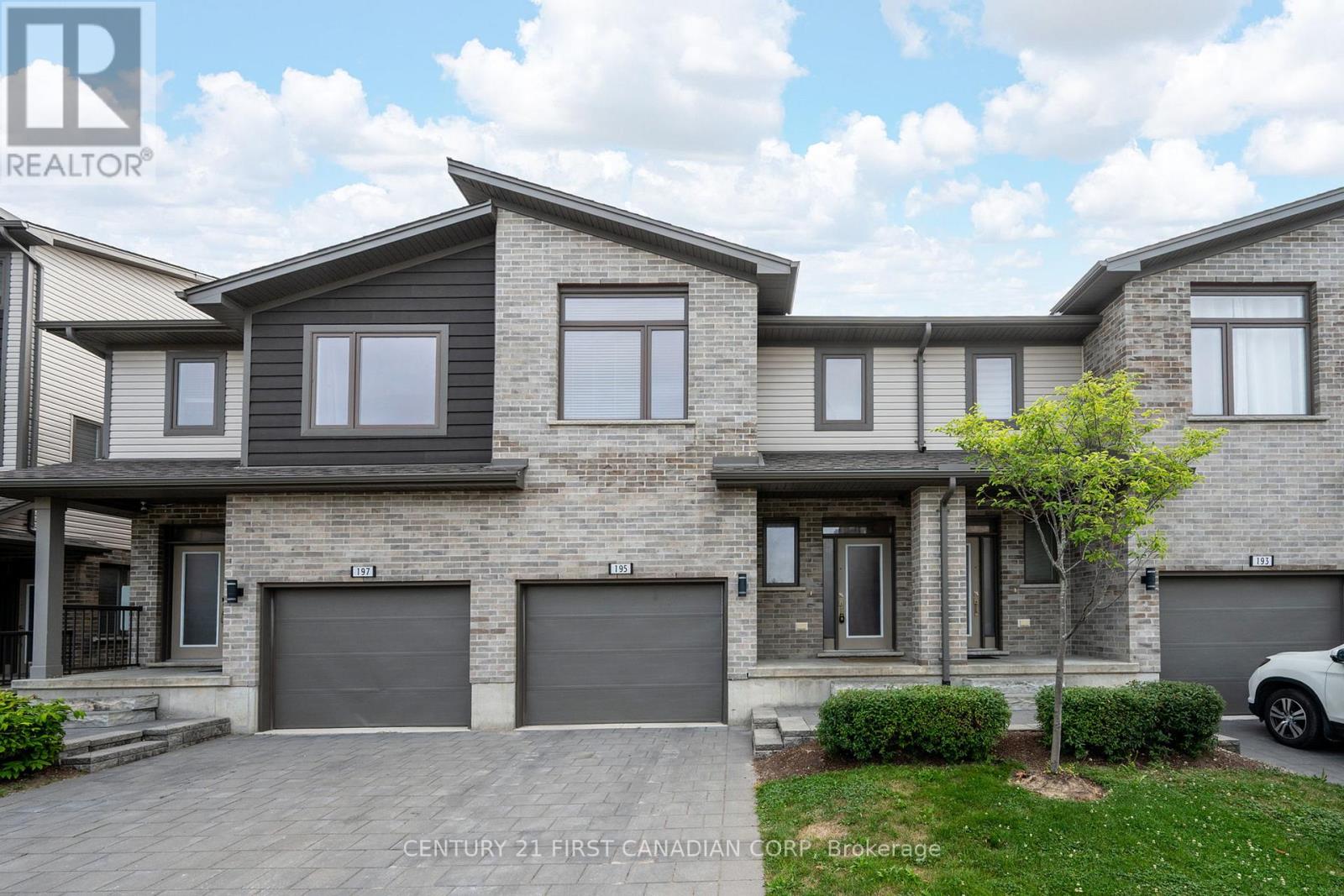 195 - 1960 DALMAGARRY ROAD, London North (North E)