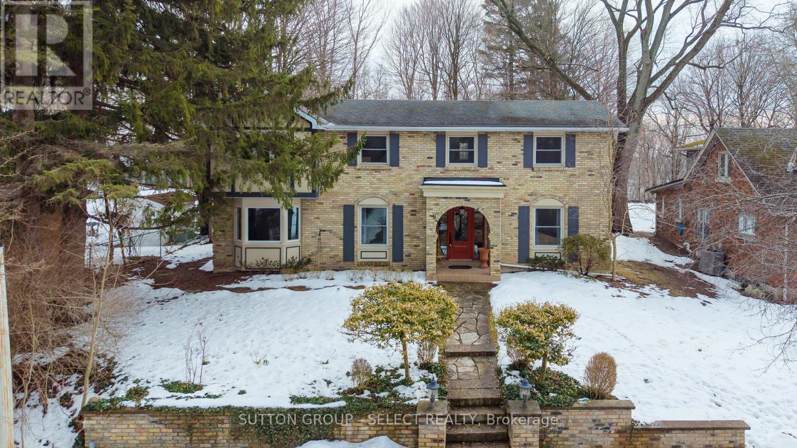 422 RIVERSIDE DRIVE, London North (North N)