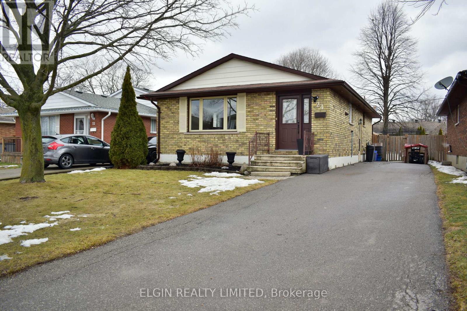 24 DYER STREET, St. Thomas