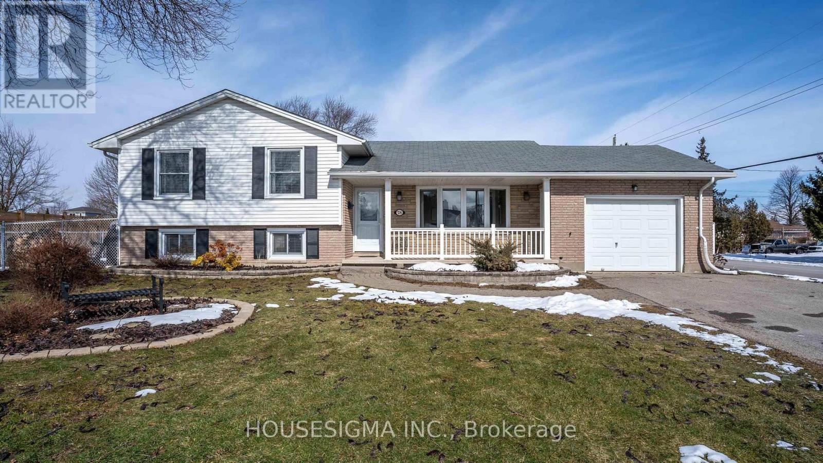 78 PETER STREET, Central Elgin