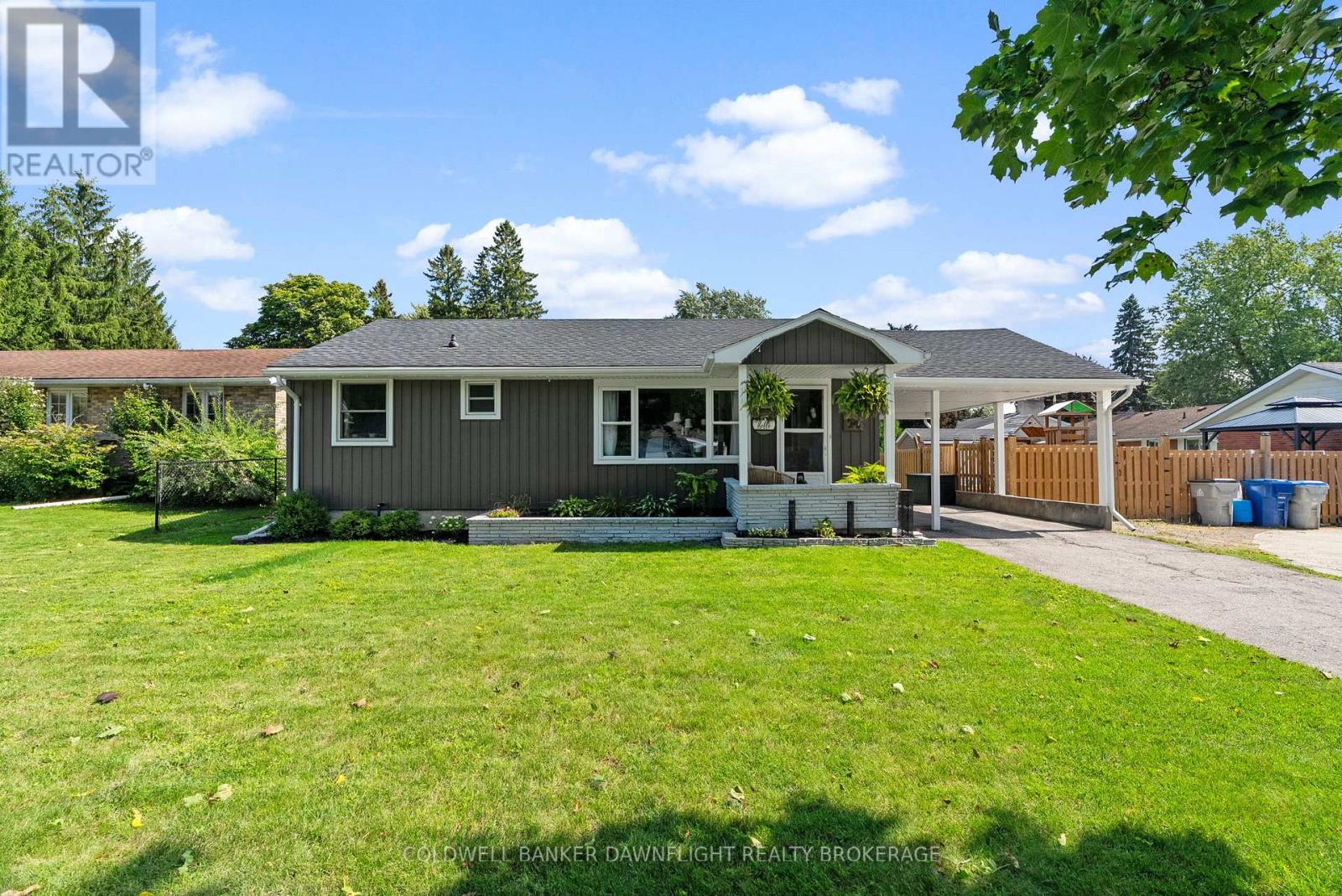 74 EAST WILLIAM STREET, Huron East (Seaforth)