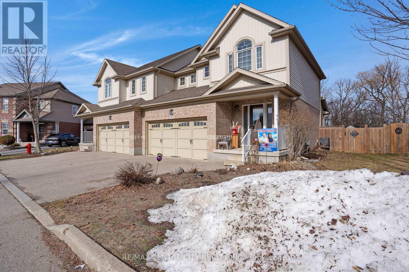 4 - 214 SNYDER S ROAD E, Wilmot