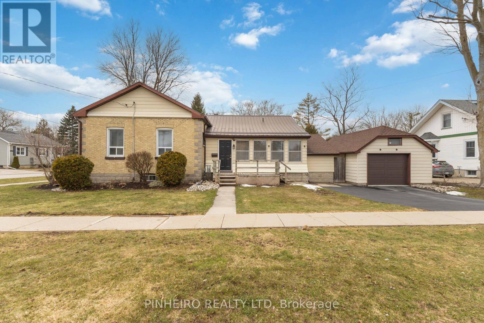 46 GIDLEY STREET W, South Huron (Exeter)