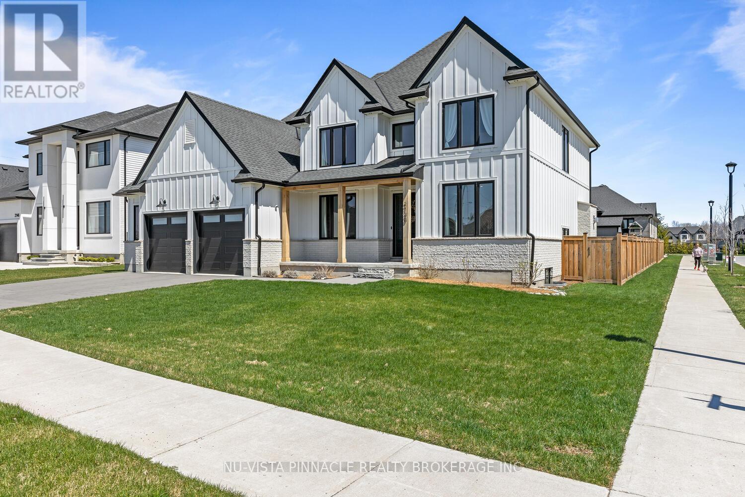 2138 WALLINGFORD AVENUE, London North (North R)