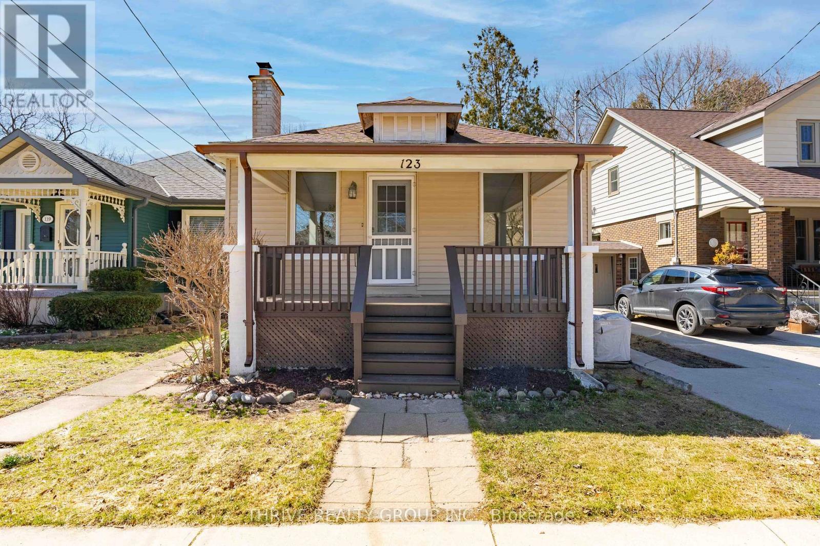 123 THORNTON AVENUE, London East (East B)