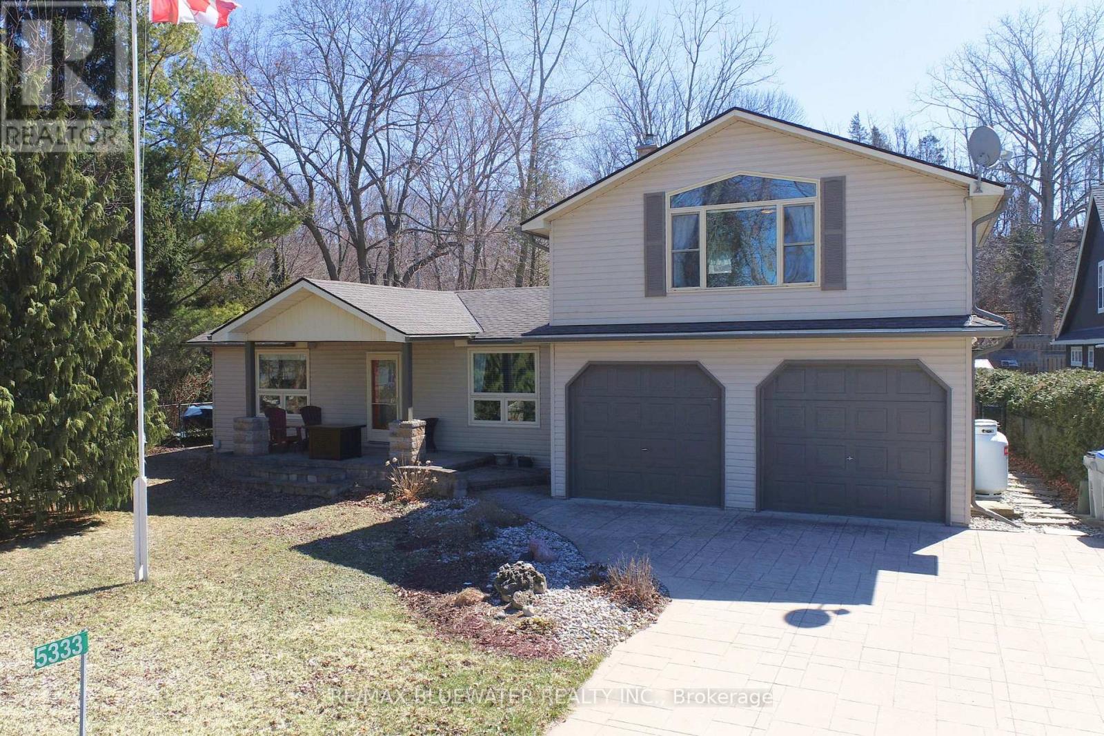 5333 BROADVIEW AVENUE, Lambton Shores