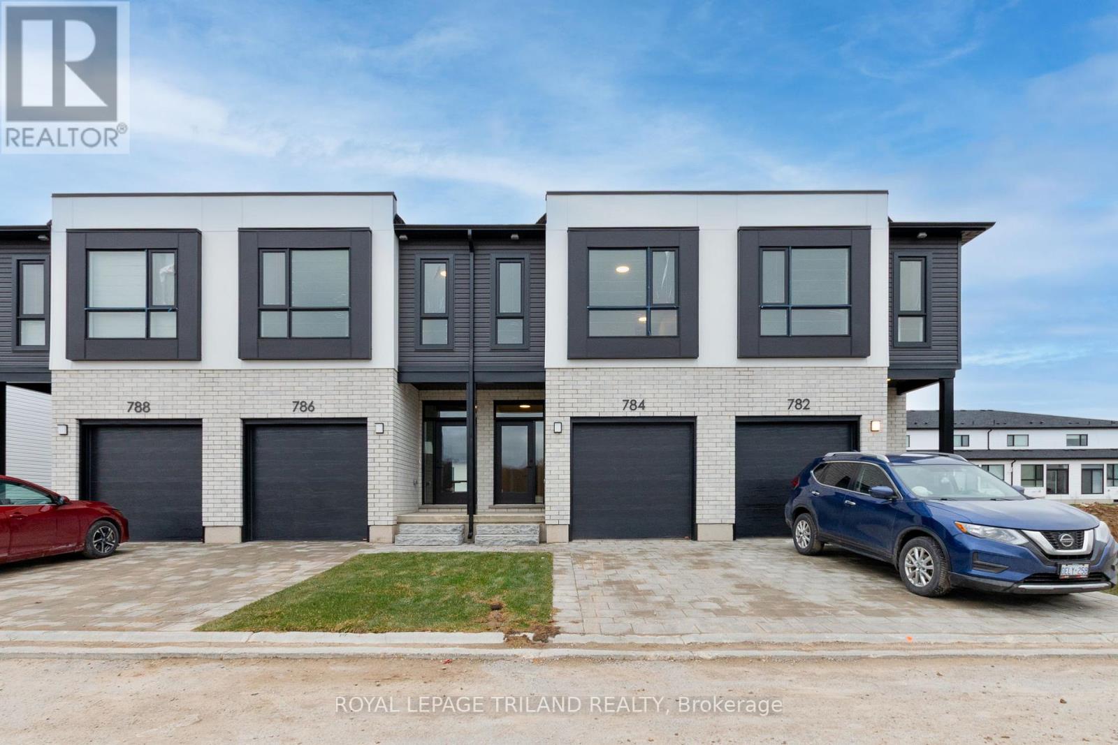 784 BANYAN LANE, London North (North E)