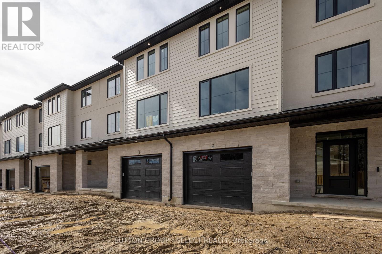 4 - 233 UPPER QUEEN STREET, Thames Centre (Thorndale)