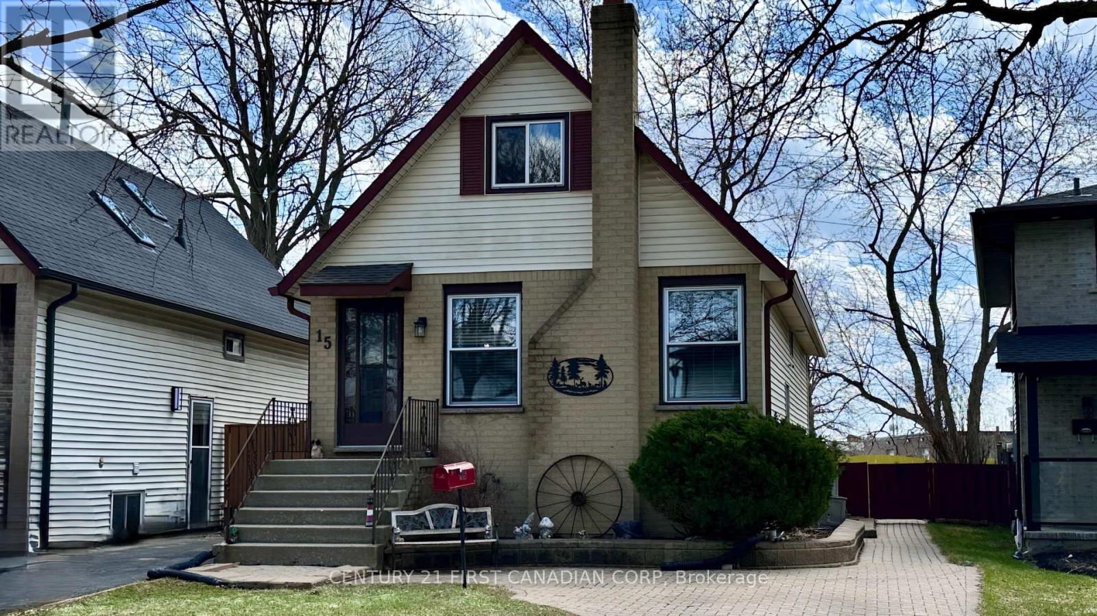 15 CHANCTON CRESCENT, London South (South Y)