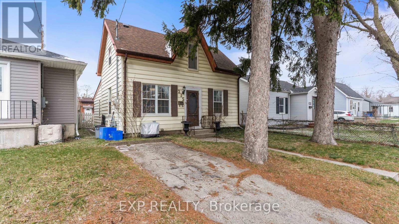 205 EAST STREET, London East (East M)