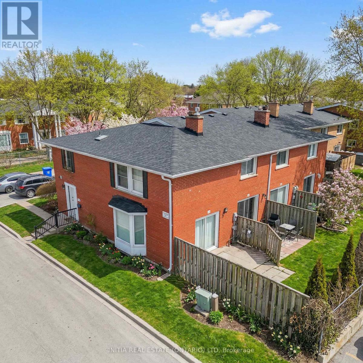 55 ARBOUR GLEN CRESCENT, London East (East A)