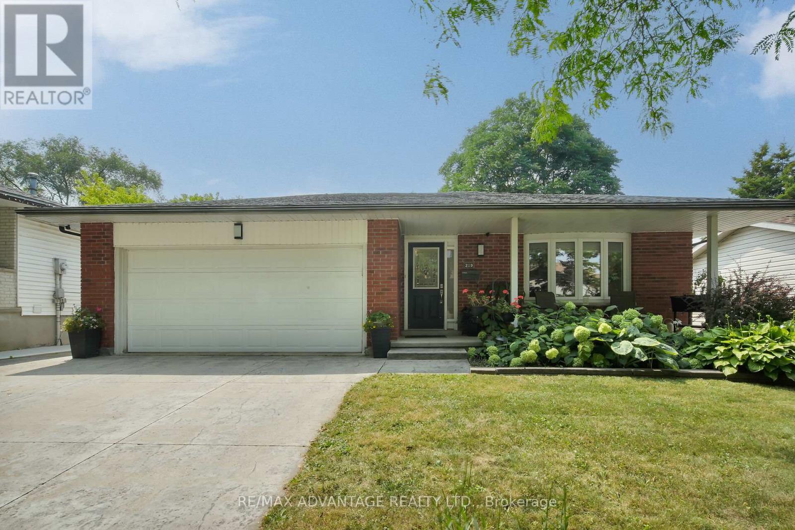 219 HIGHVIEW AVENUE W, London South (South O)