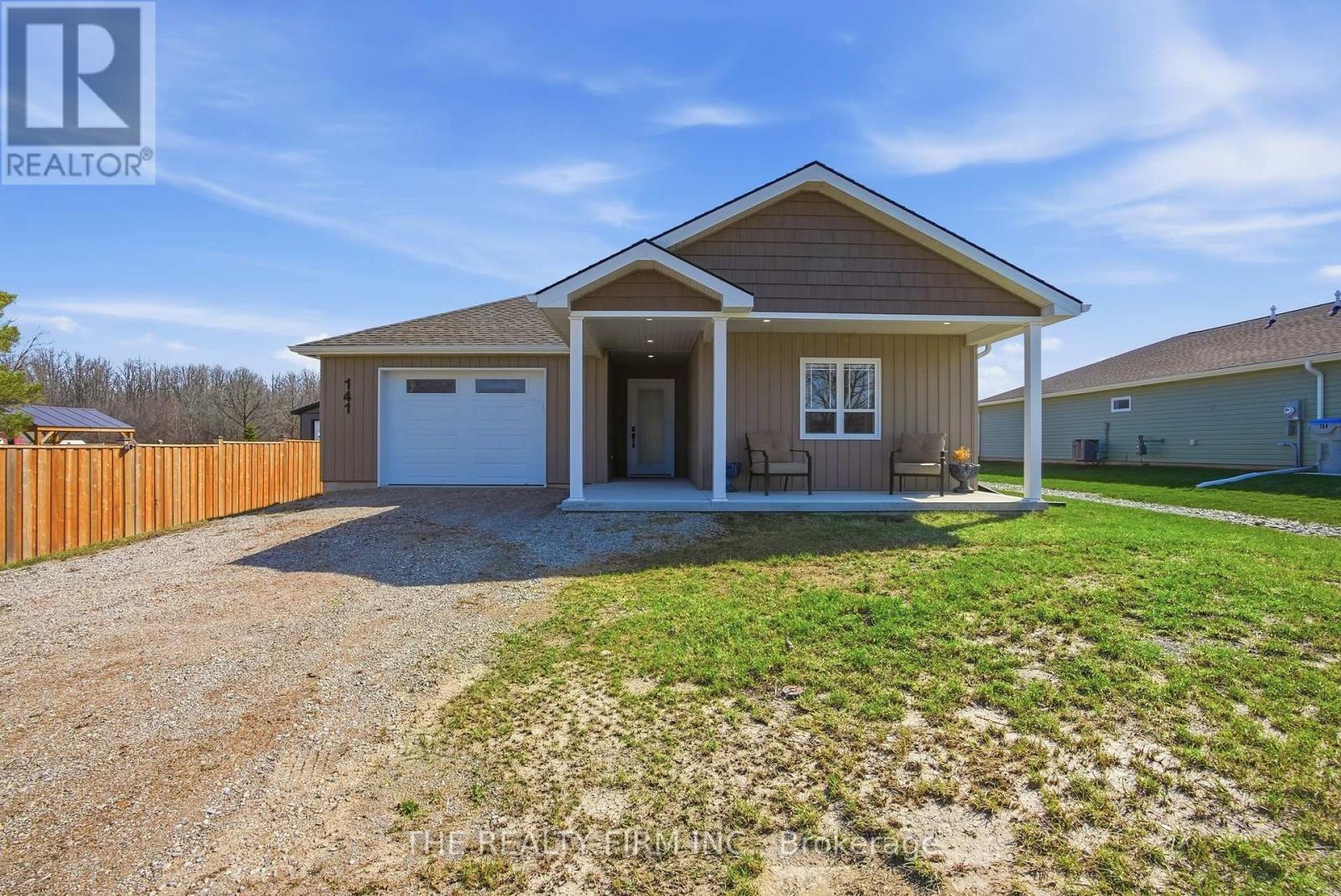 141 VICTORIA AVENUE E, South Huron (Stephen)