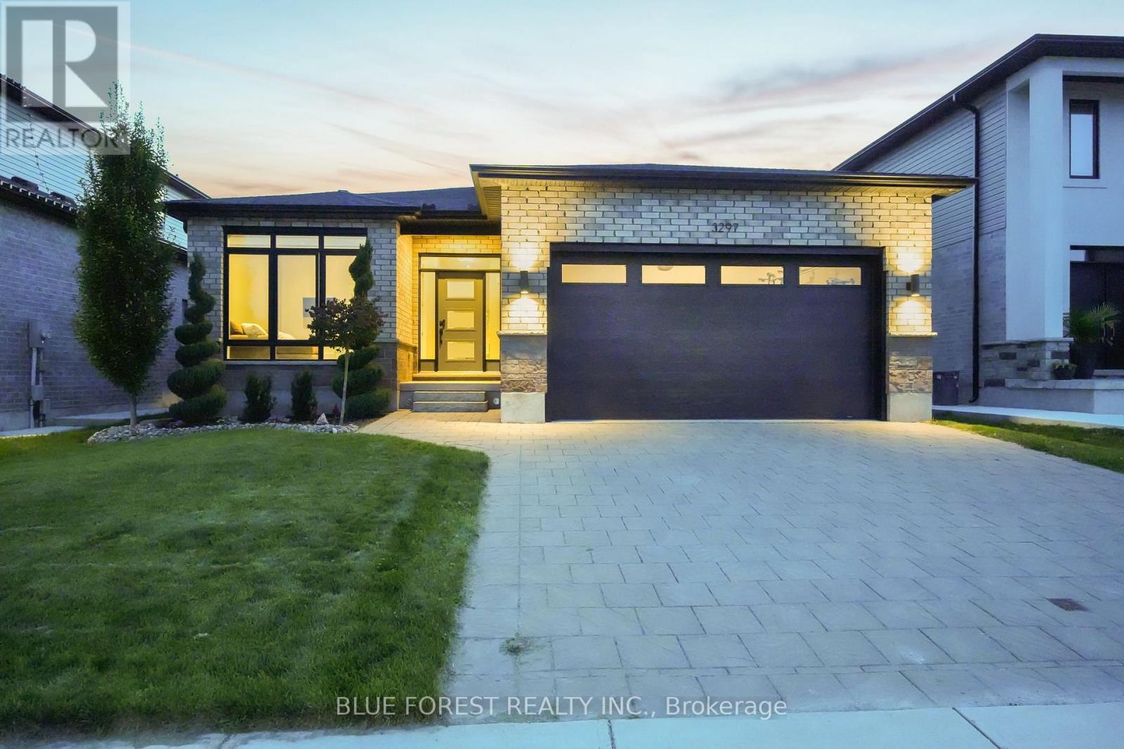 3297 REGIMENT ROAD, London South (South V)