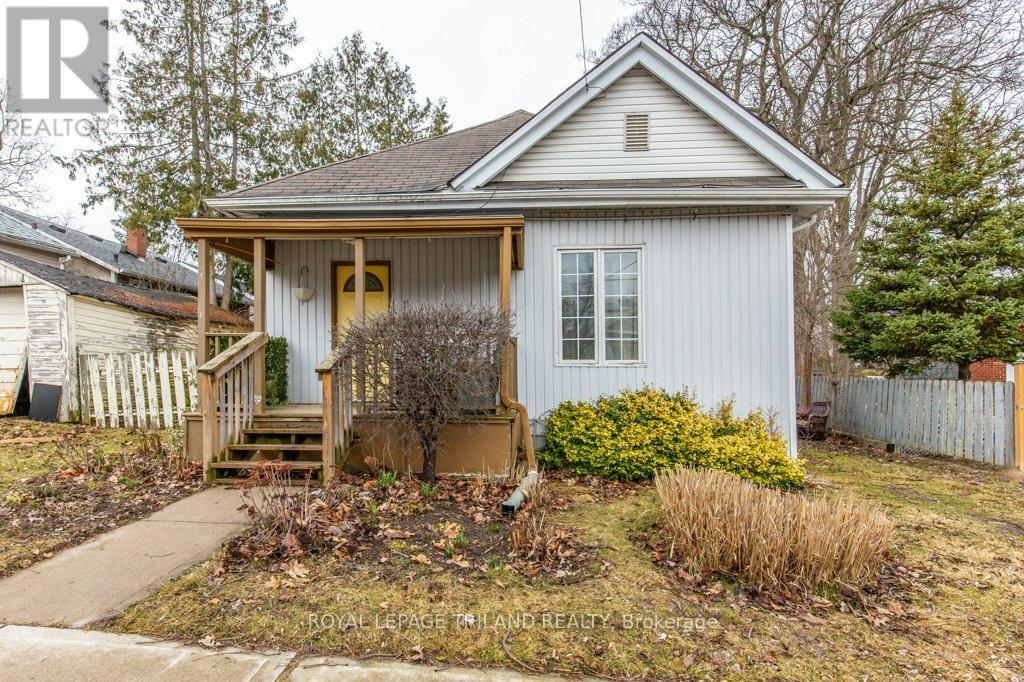 11 MACKAY AVENUE, London South (South E)