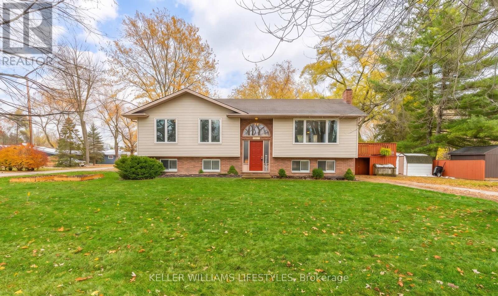 4547 WILLIAM STREET, Plympton-Wyoming (Plympton Wyoming)