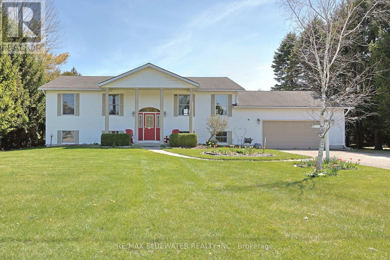 9873 LEONARD STREET, Lambton Shores (Grand Bend)