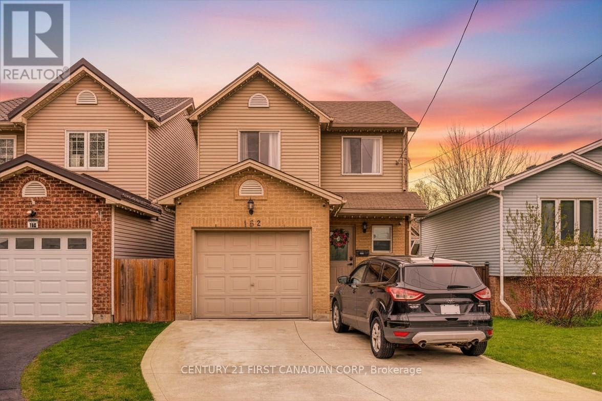162 CHESLEY AVENUE, London East (East L)