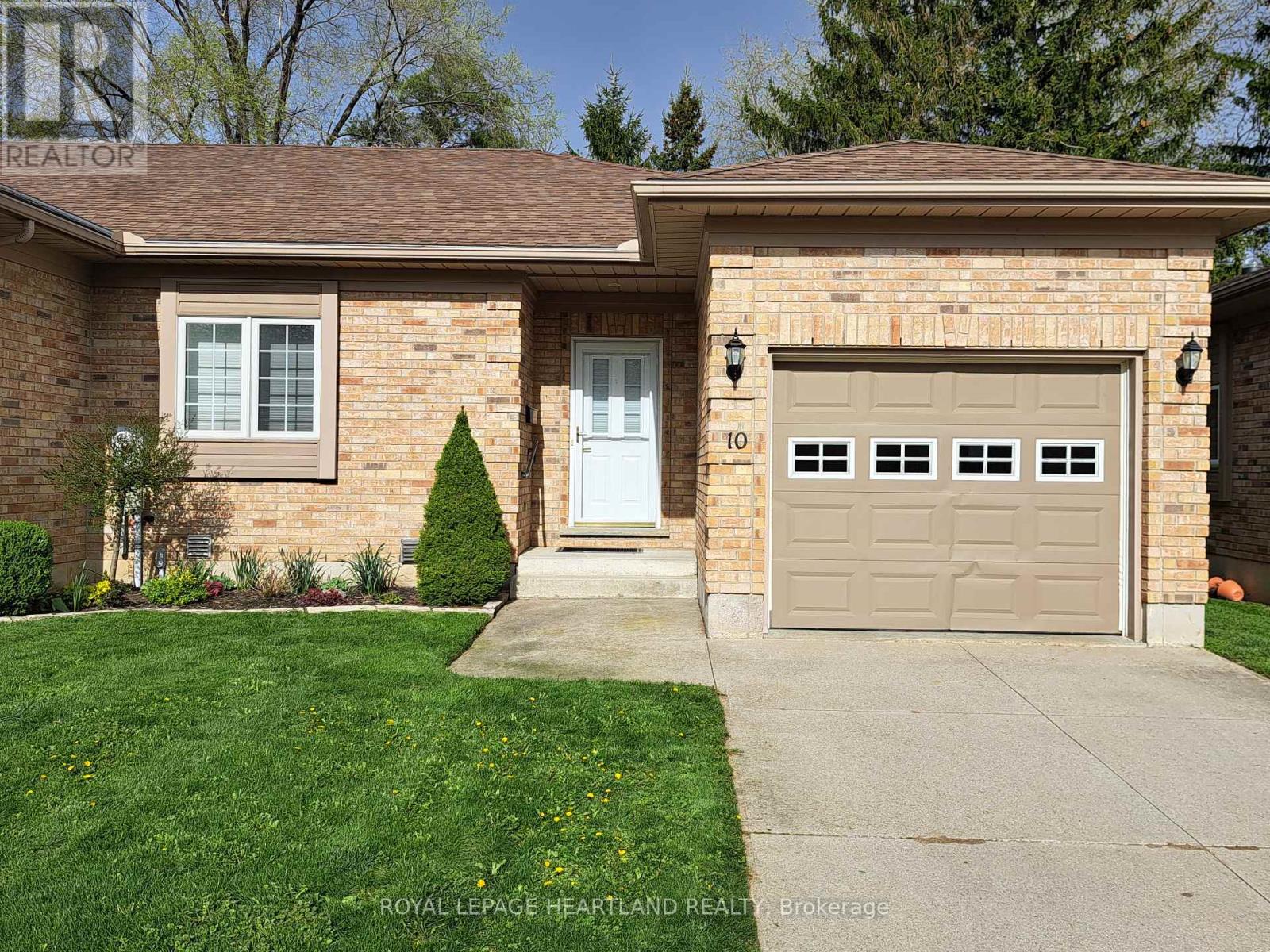 10 BROOKSIDE PLACE, South Huron (Exeter)