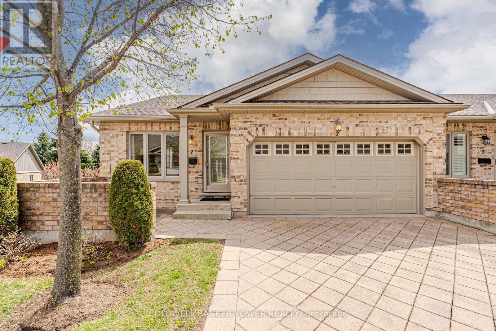 7 - 620 THISTLEWOOD DRIVE, London North (North C)