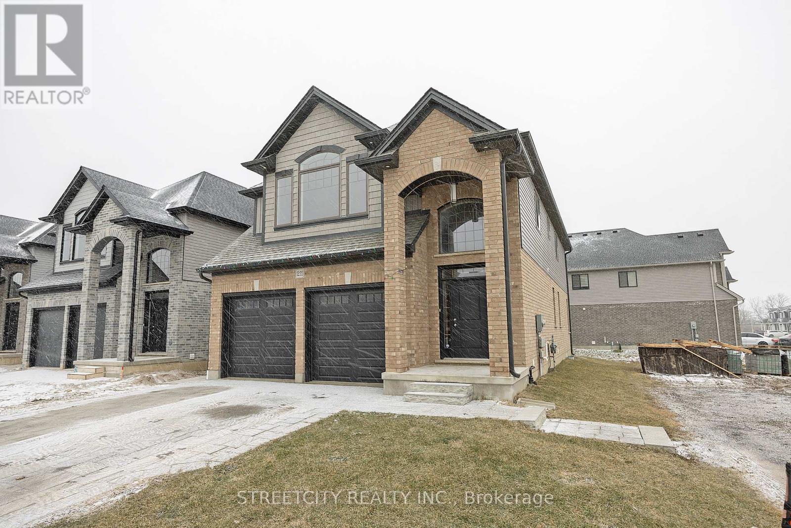 1596 NOAH BEND, London