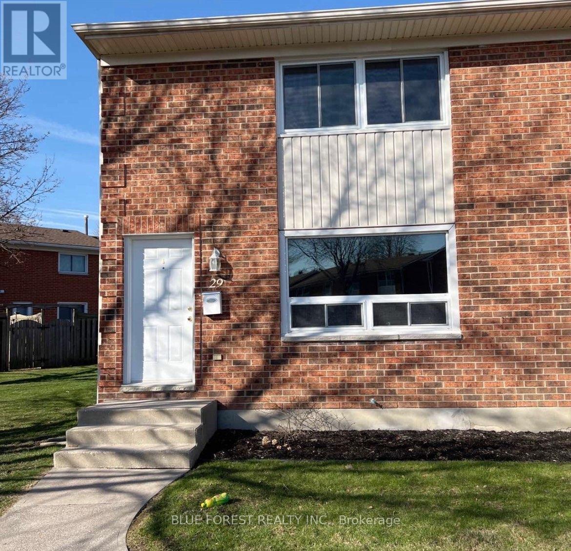 29 - 301 EDGEWOOD STREET, Sarnia