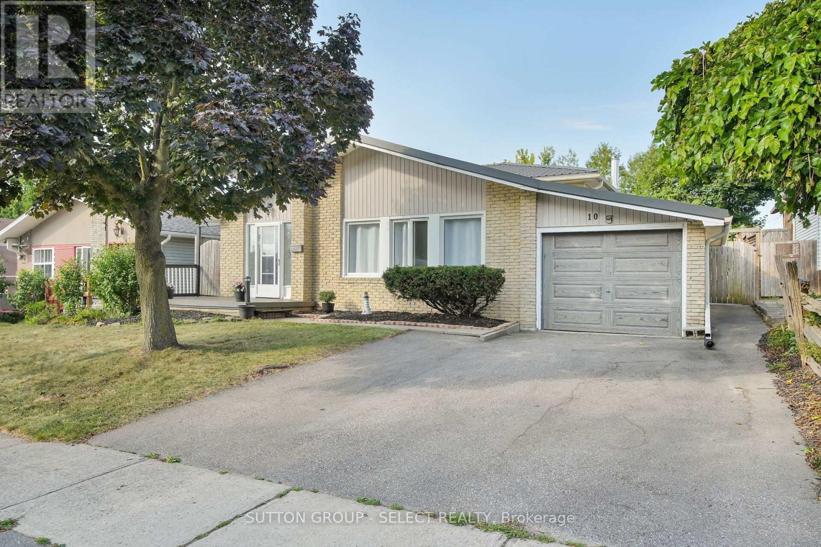 10 FOREST DRIVE, Brant (Paris)