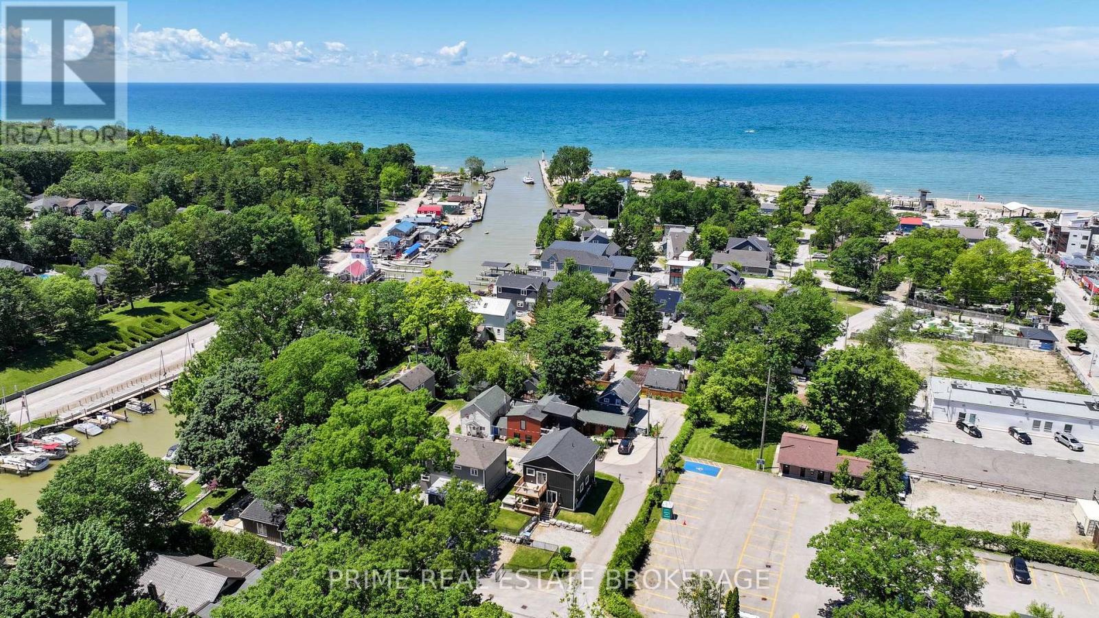 11 EILBER STREET, Lambton Shores (Grand Bend)