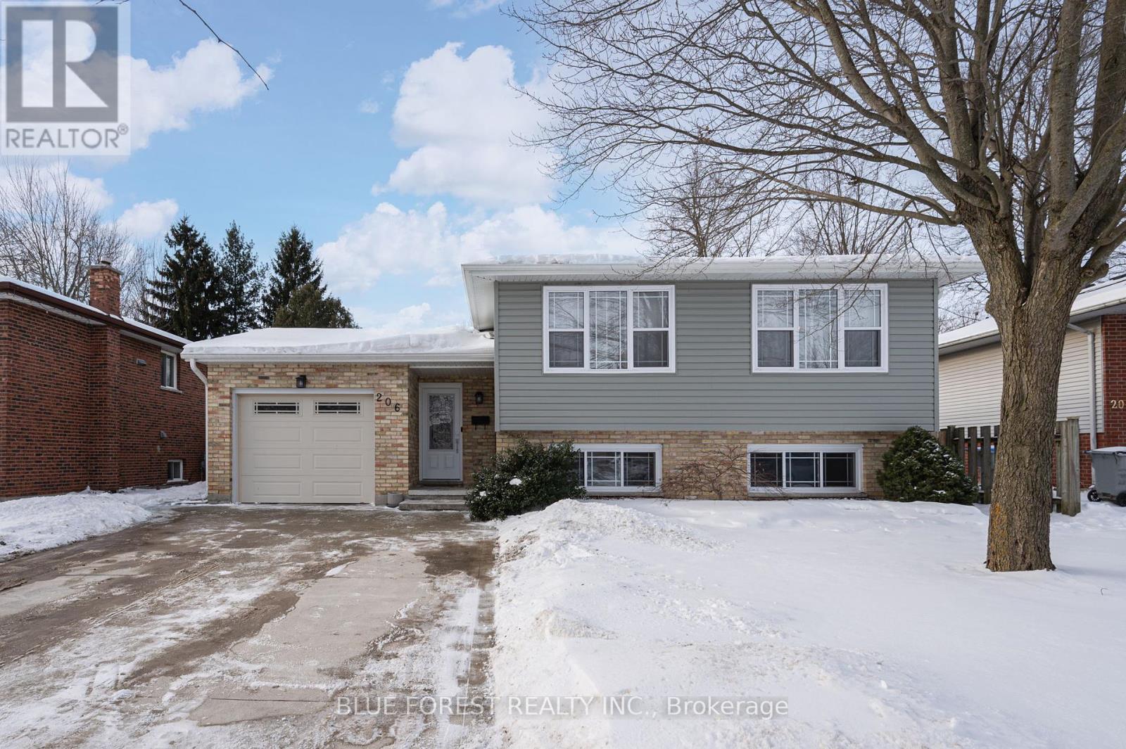 206 SOUTHFIELD DRIVE, Strathroy-Caradoc (SW)