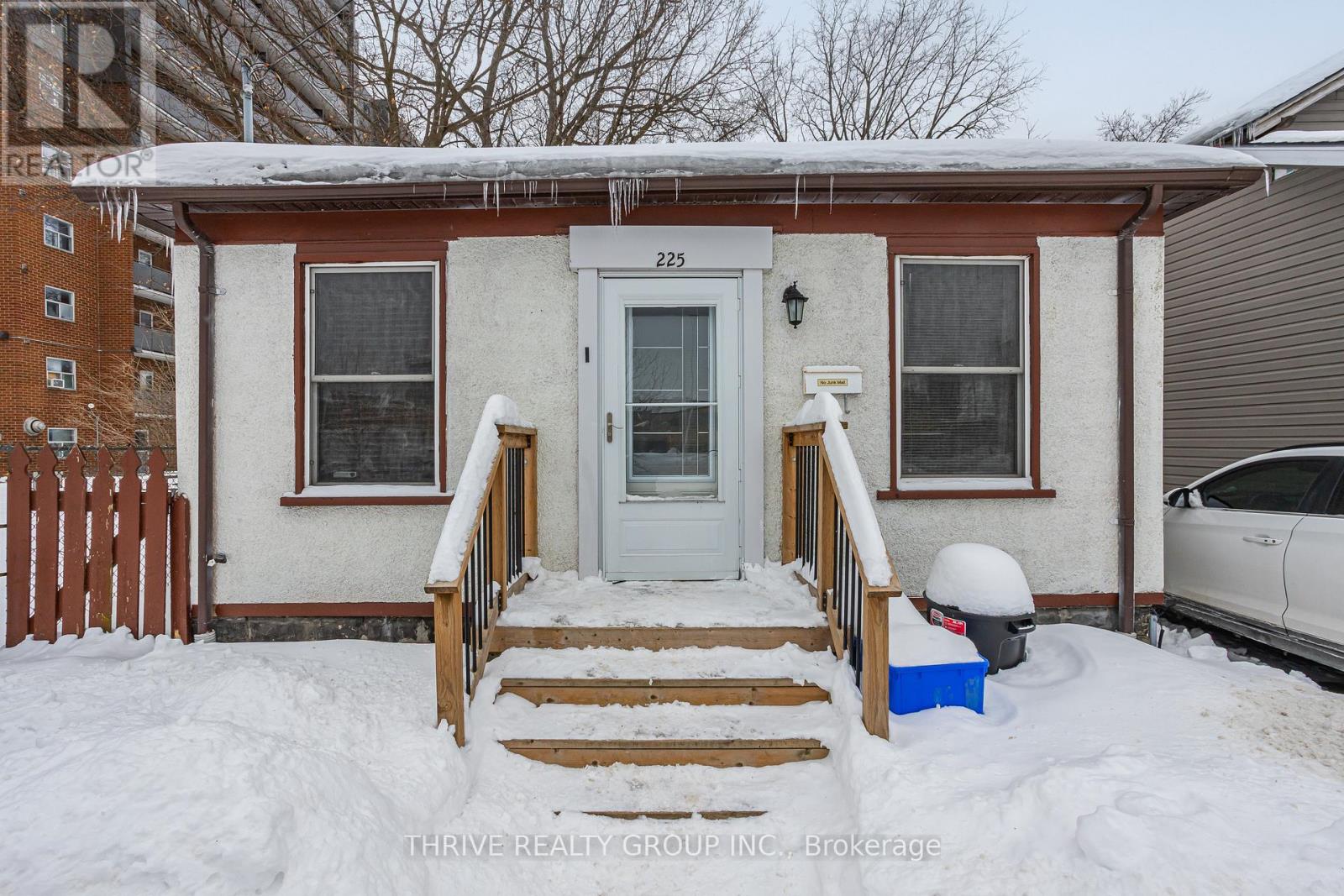 225 SIMCOE STREET, London