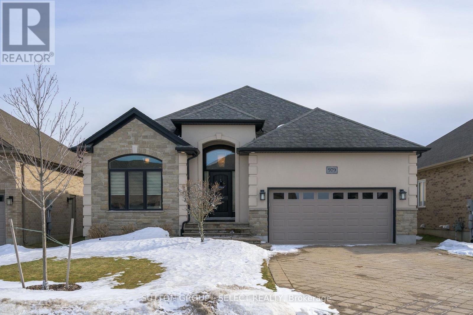 979 GLENEAGLE TRAIL, London North (North S)