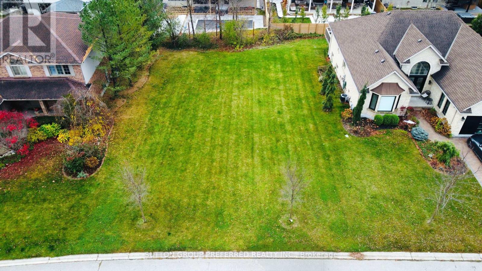 98 LONGVIEW COURT, London